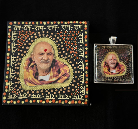 Small Neem Karoli Baba Pendant with Ram Ram Border - Image 3